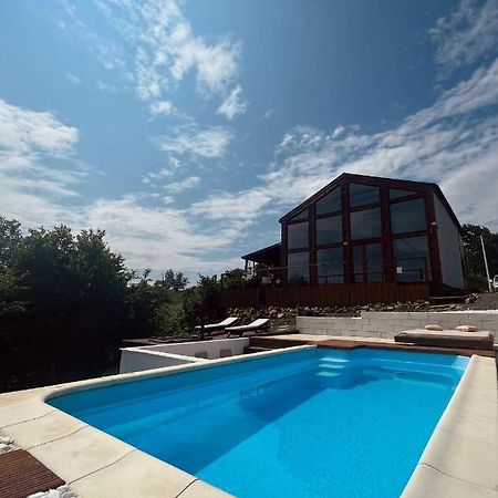 Le Chalet M - Cabana Cu O Panorama De Poveste. Surdesti  Dış mekan fotoğraf