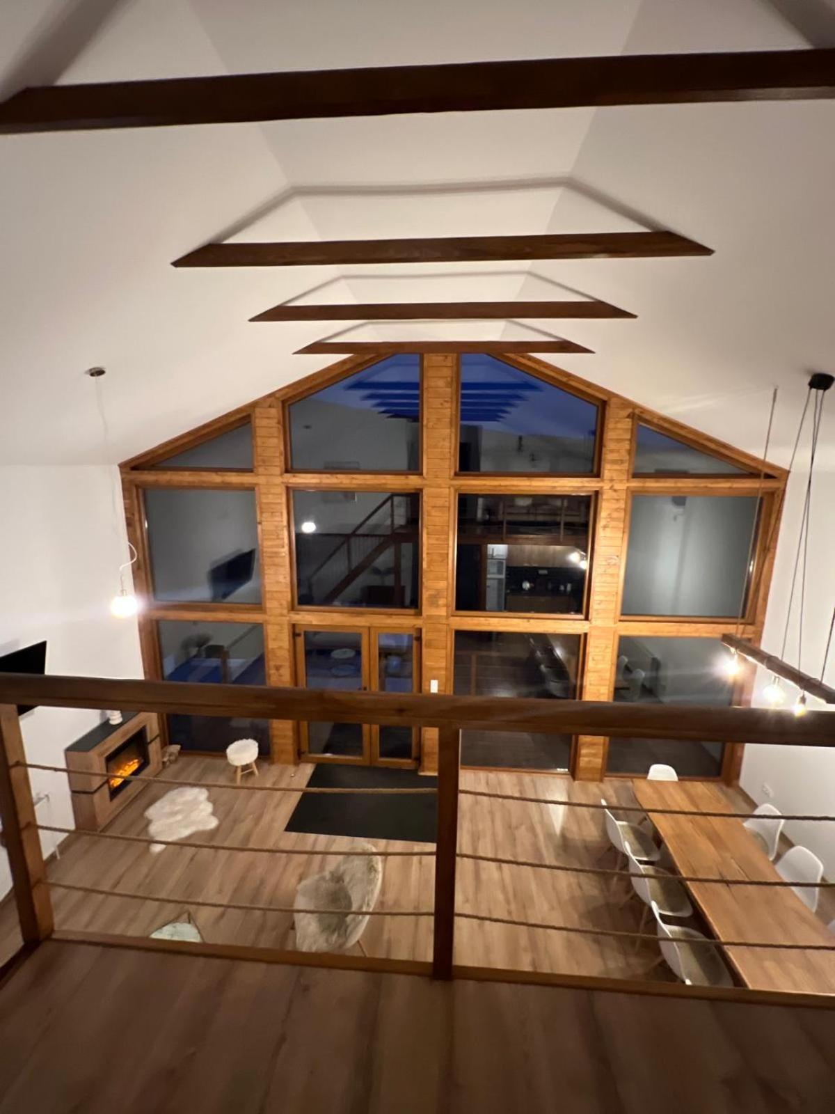 Le Chalet M - Cabana Cu O Panorama De Poveste. Surdesti  Dış mekan fotoğraf