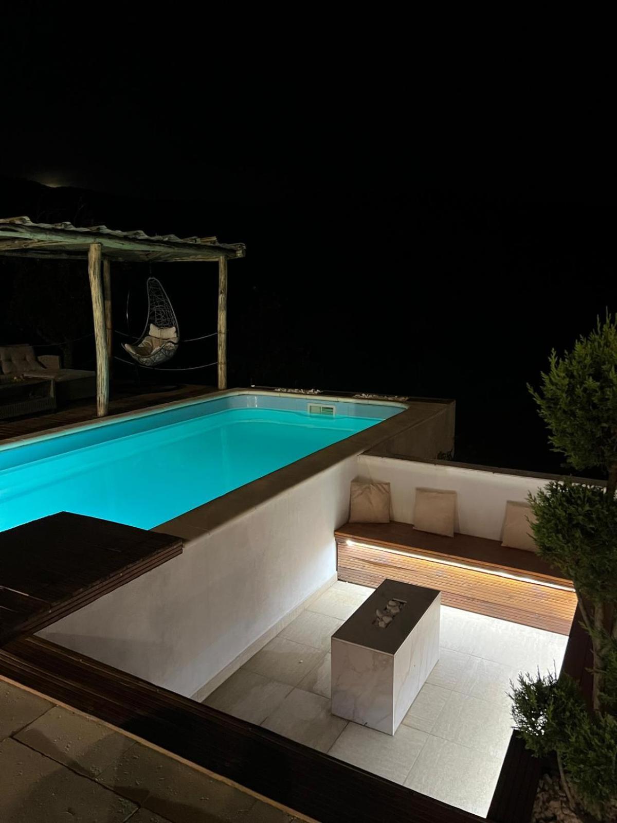 Le Chalet M - Cabana Cu O Panorama De Poveste. Surdesti  Dış mekan fotoğraf