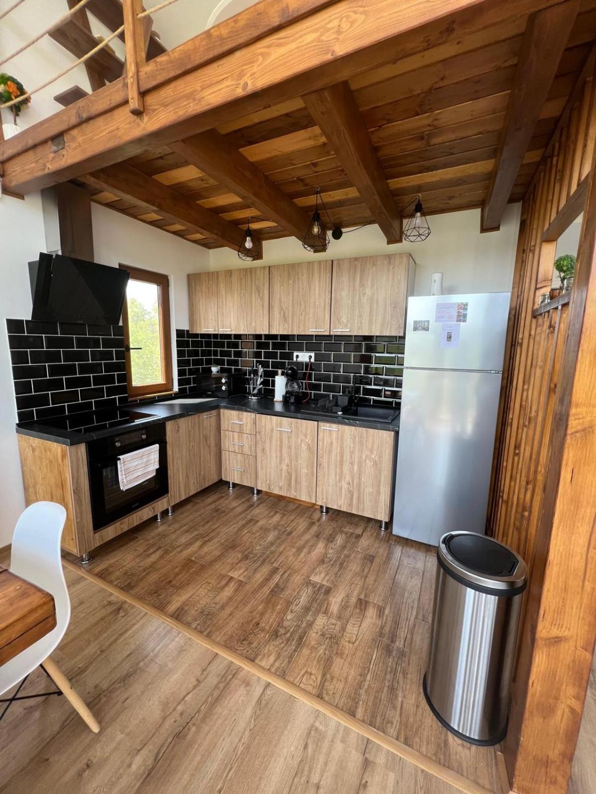 Le Chalet M - Cabana Cu O Panorama De Poveste. Surdesti  Dış mekan fotoğraf