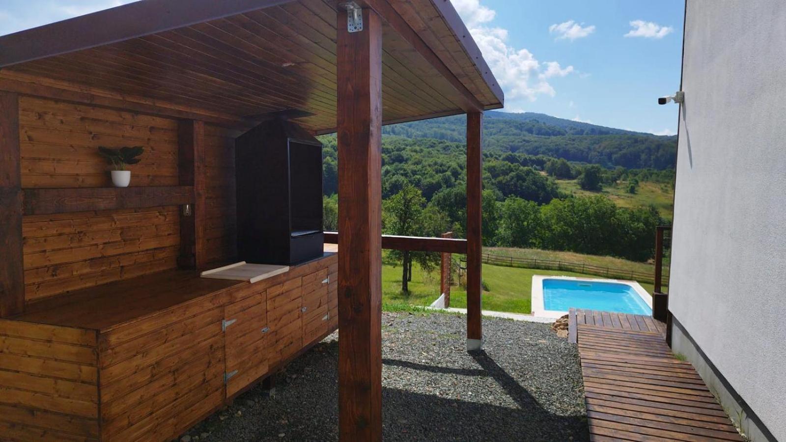 Le Chalet M - Cabana Cu O Panorama De Poveste. Surdesti  Dış mekan fotoğraf